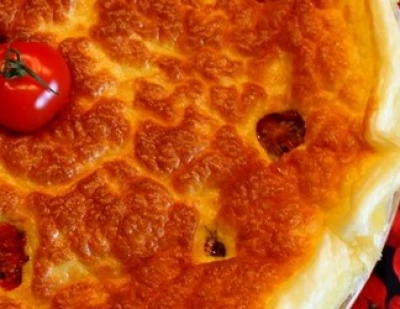 recette Quiche soufflée au cantal et tomates cerises confites