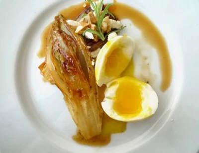 Endive braisée oeuf mollet et chèvre 