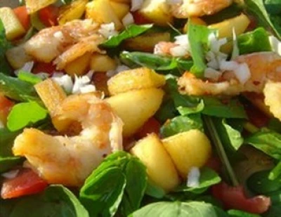 Salade de cresson et crevettes caramélisées aux pommes 