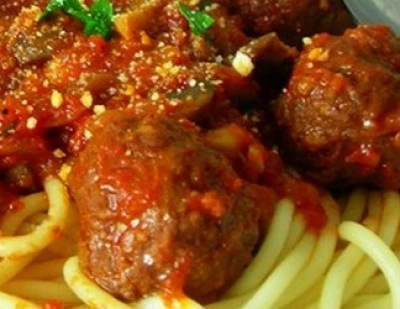 recette Spaghetti aux boulettes de boeuf / champignons