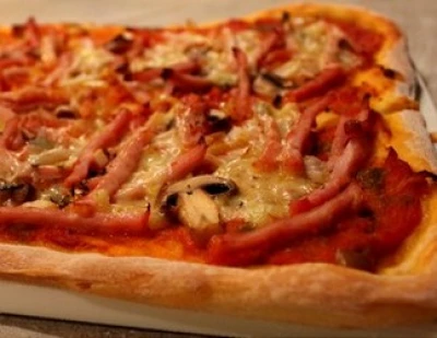 recette Pizza aux mikados de lomo
