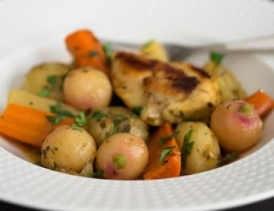 Tajine de poulet aux légumes de printemps