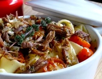 Tagliatelles au canard confit et tomates cerises