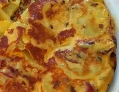 Tortilla aux oignons frais et chorizo