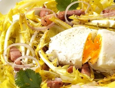 recette Salade de pissenlit blanc aux lardons et oeuf bio