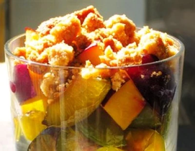 recette Salade de fruits frais et topping de crumble