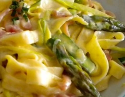 recette Tagliatelles aux asperges vertes et jambon de pays