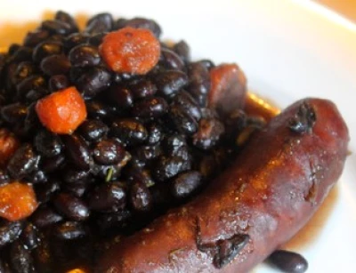 recette Saucisse confite aux haricots noirs