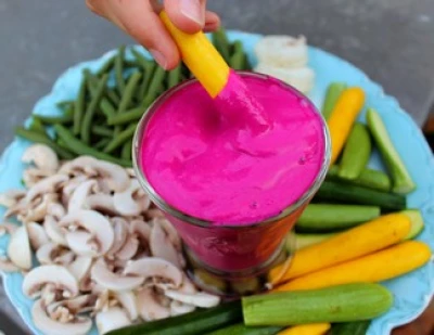 Dips de légumes à la crème de betterave