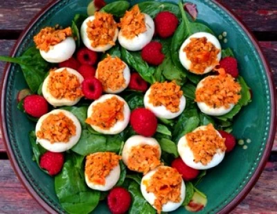 Salade de champignons farcis végétariens