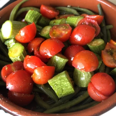 Salade de haricot vert, mini courgette et tomate cerise