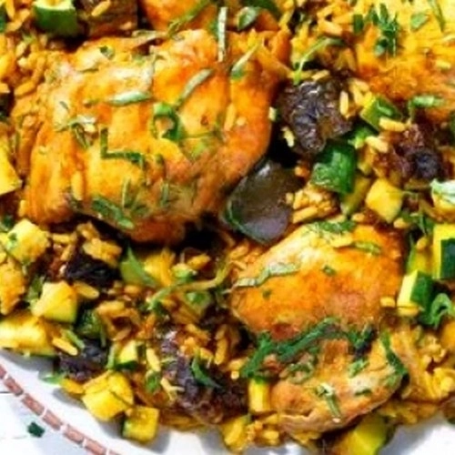 Poulet aux pruneaux mi-cuits comme un tajine