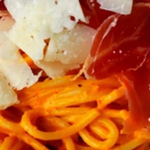 Spaghetti à la crème de butternut, jambon de pays et parmesan