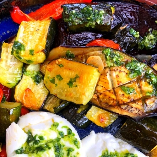 Légumes confits, mozzarella et pesto