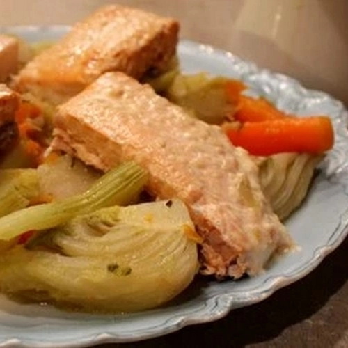 Saumon aux 3 légumes et sauce au beurre