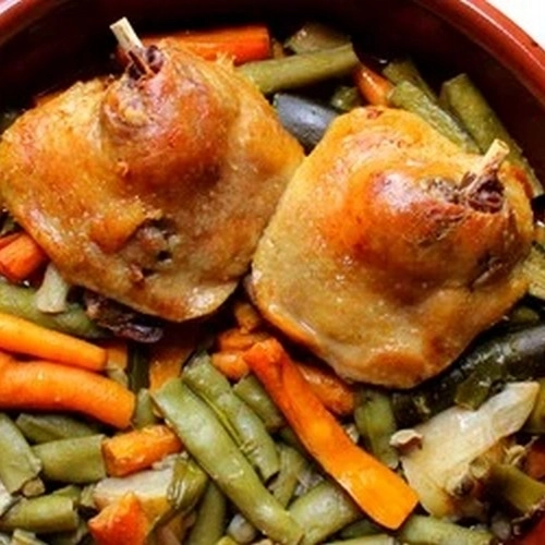 Cuisses de canard confites aux petits légumes
