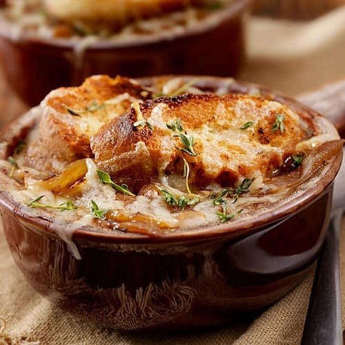 soupe à l'oignon et croutons